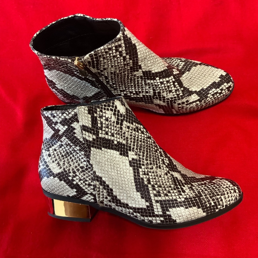 BAMBOO STARDOM-03S Leather Ankle Boot